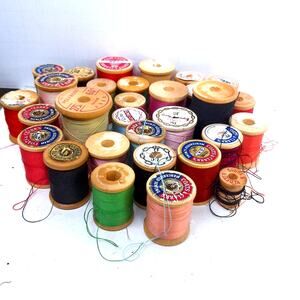Vintage Coats & Clarks Belding Star J&P Wooden Spool Sewing Thread Lot Of 32
